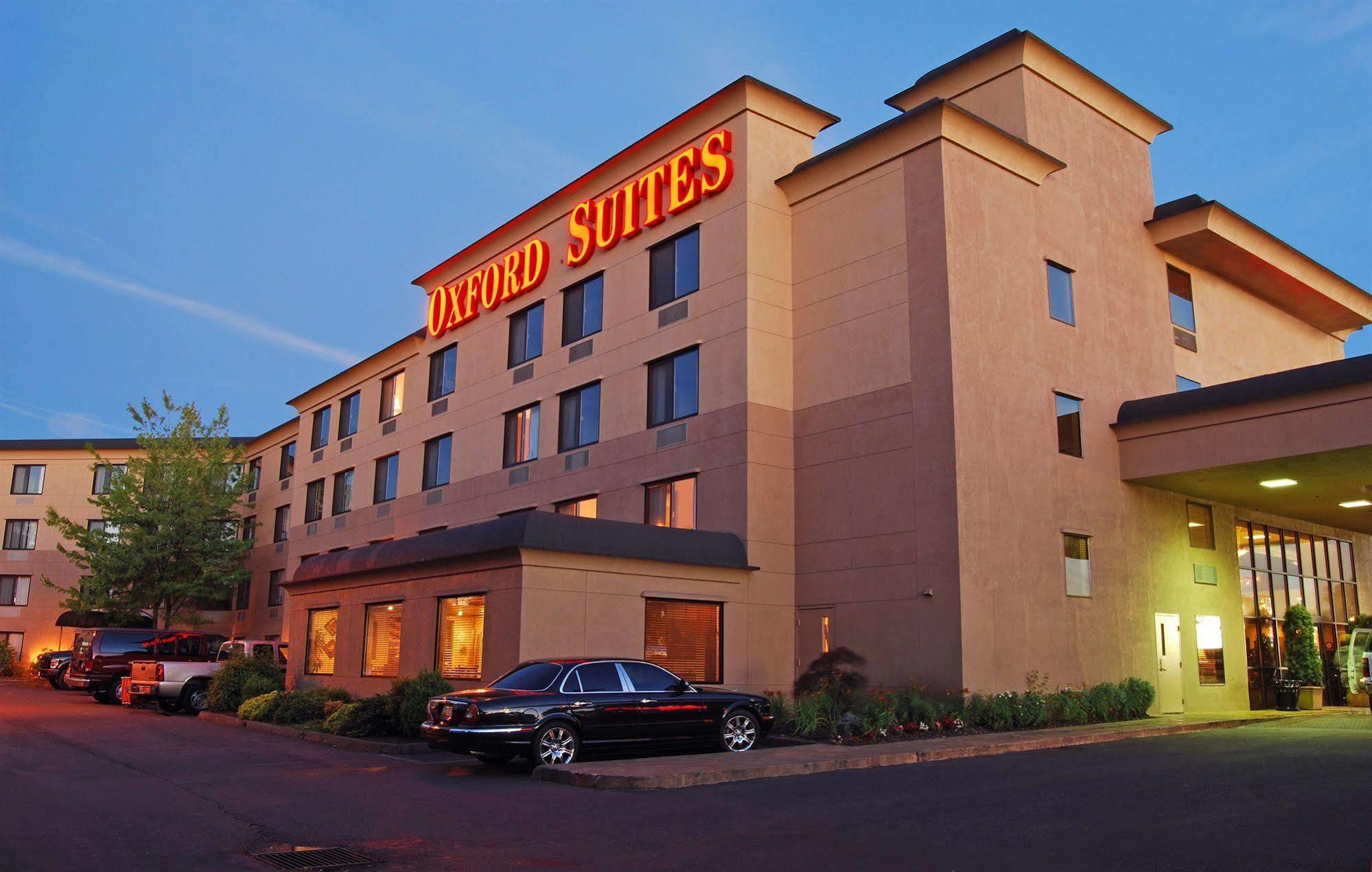 Oxford Suites Portland - Jantzen Beach Exterior foto